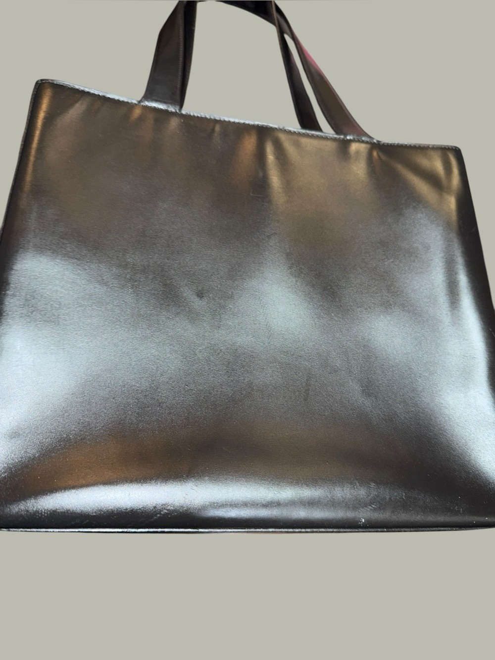Chanel Fourre-Tout Tote Patent Leather - Picture 8 of 17